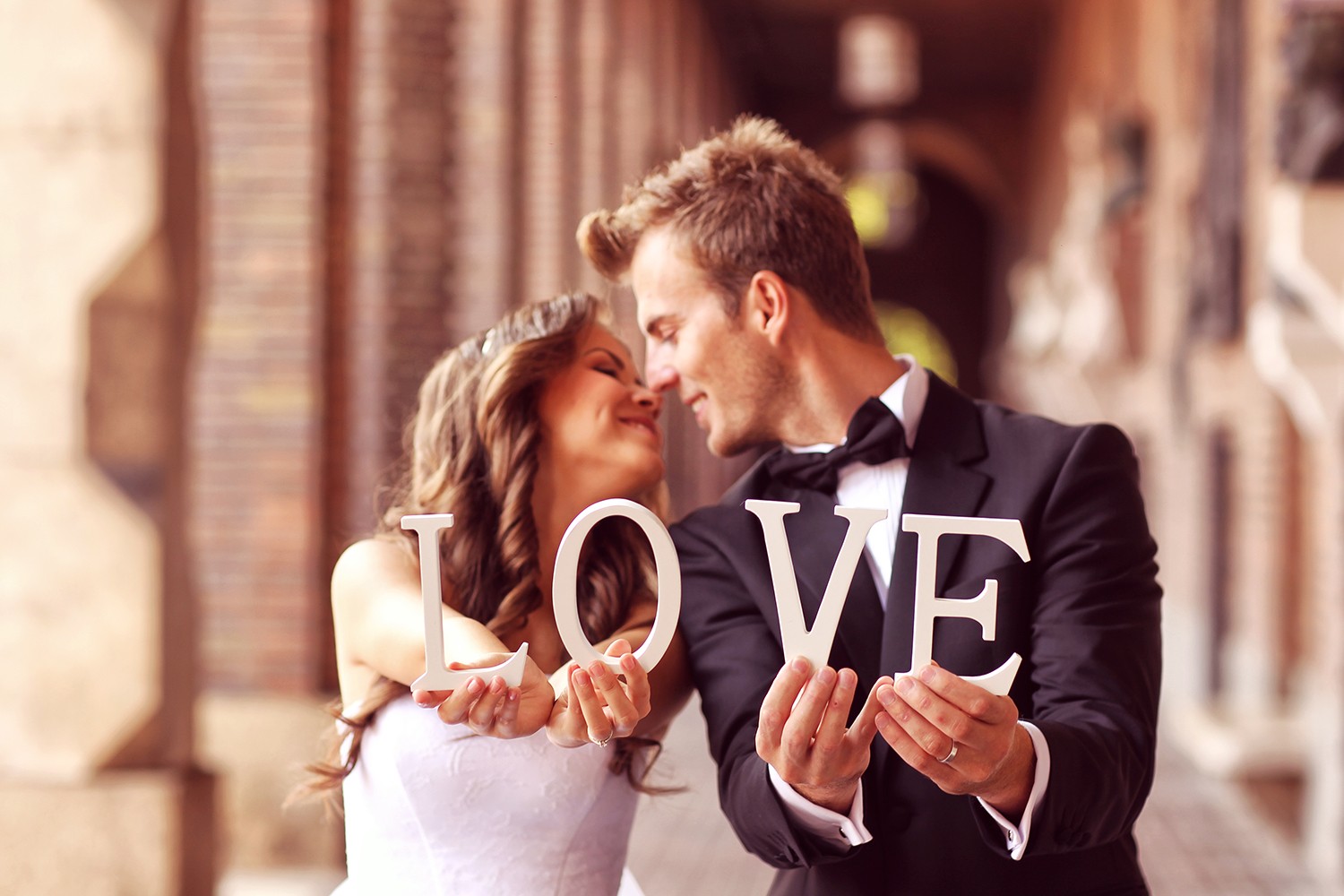 Bridal guide - beauty, hair, skin and makeup timeline for the wedding - Wedding Beauty Plan and Health: How to Prep for Your Wedding featured by popular Los Angeles cruely free beauty blogger, My Beauty Bunny