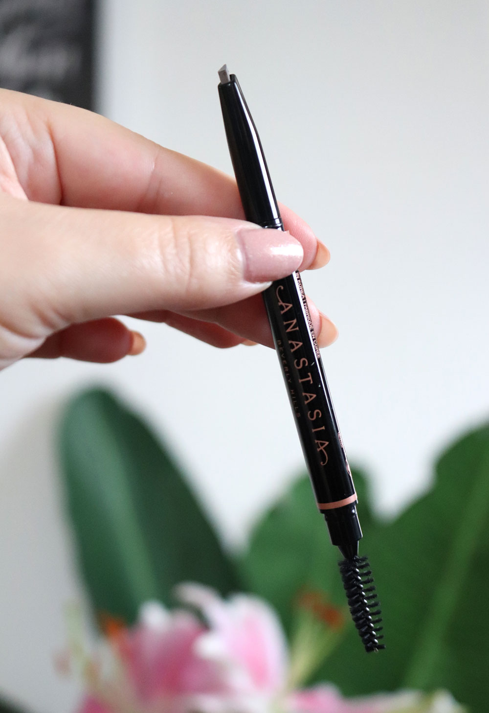 Anastasia Beverly Hills Brow Definer in Taupe