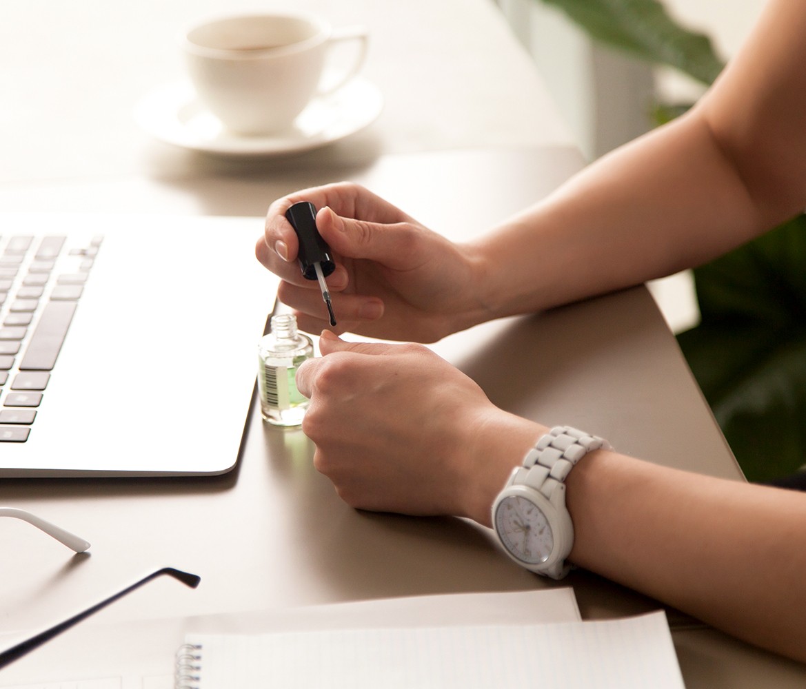 Favorite Cruelty Free Clear Nail Polish Top Coat - What is Your Favorite Cruelty Free Nail Polish Top Coat? Zoya Naked Manicure top coat featured by popular Los Angeles cruelty free beauty blogger, My Beauty Bunny