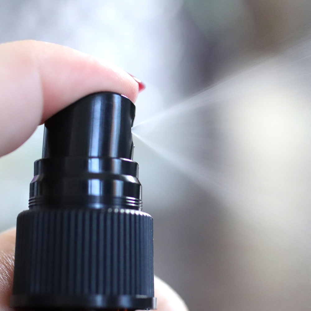 Cruelty free DIY essential oil and aloe vera recipe for acne and acne scars