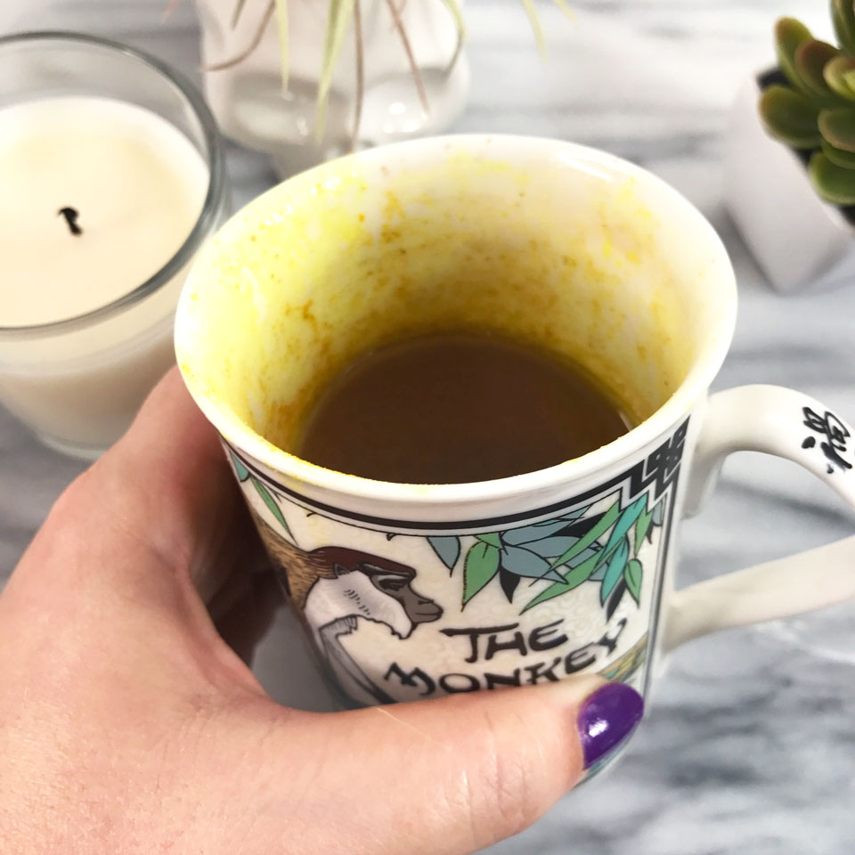 DIY Face Mask with Turmeric and Manuka Honey