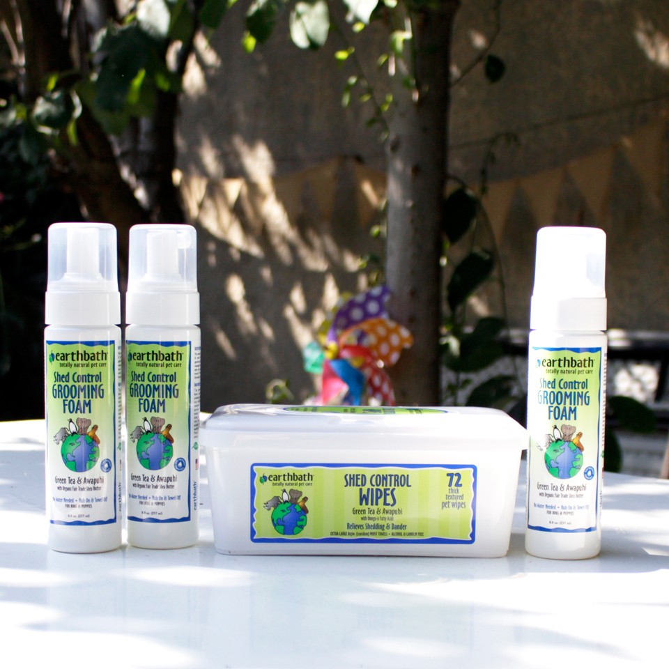 Dog Lovers Holiday Gift Guide - Earthbath Cruelty Free Pet Grooming Products
