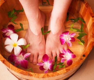 Kiss My Face Peppermint Foot Scrub–Organic, Vegan & Cruelty-Free!