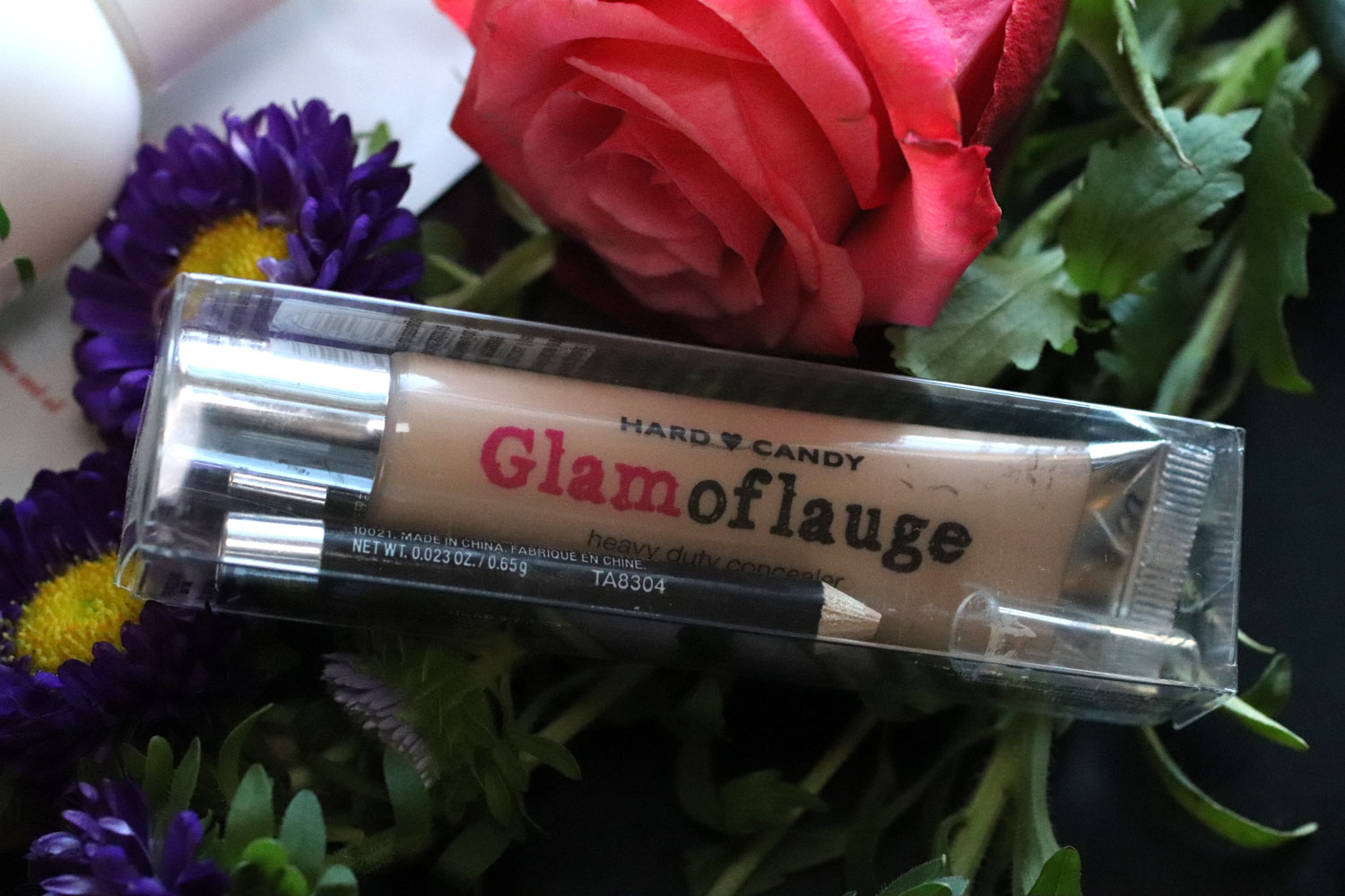 Glamoflauge cruelty free heavy duty concealer for acne and acne scars