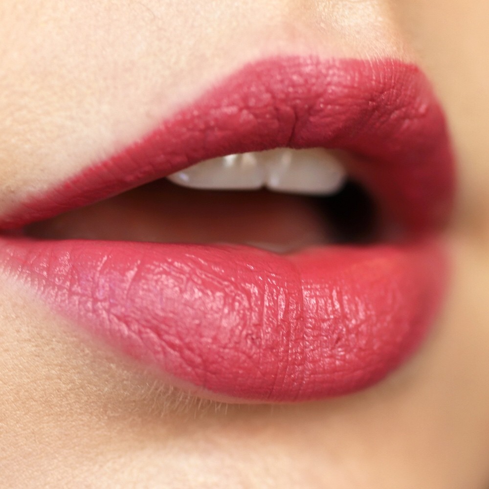 Azelique Cosmetics Go Pink Lipstick Swatch - Review of Azelique Cosmetics by Los Angeles cruelty free beauty blogger My Beauty Bunny