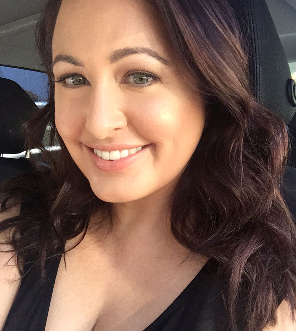 Cruelty Free spray tan and makeup by Blushington and Vita Liberata
