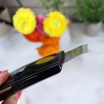 Trophy Skin LaBelle Skin Spatula Gets the Gunk Out of Your Skin!