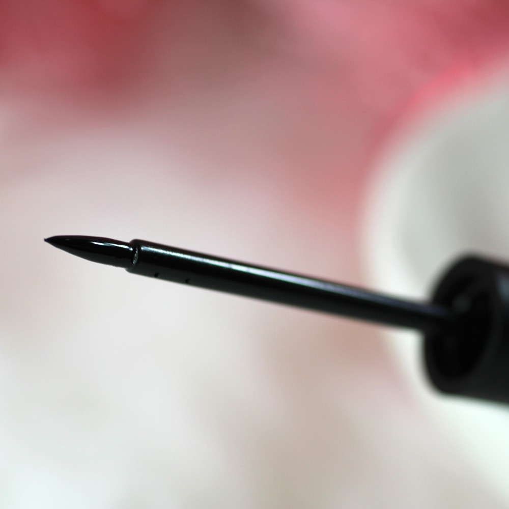 Mayur Naturals Cruelty Free and Vegan Felt Tip Liquid Eyeliner