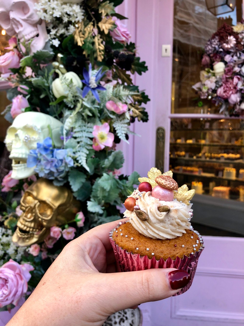 Couples Guide to London - Peggy Porschen Bakery Cupcakes