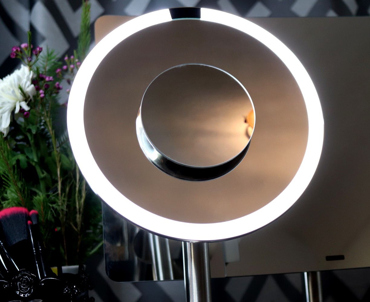 SimpleHuman 8 Inch Pro Sensor Mirror Review - SimpleHuman Mirrors Changed My Makeup Game by LA cruelty free beauty blogger My Beauty Bunny