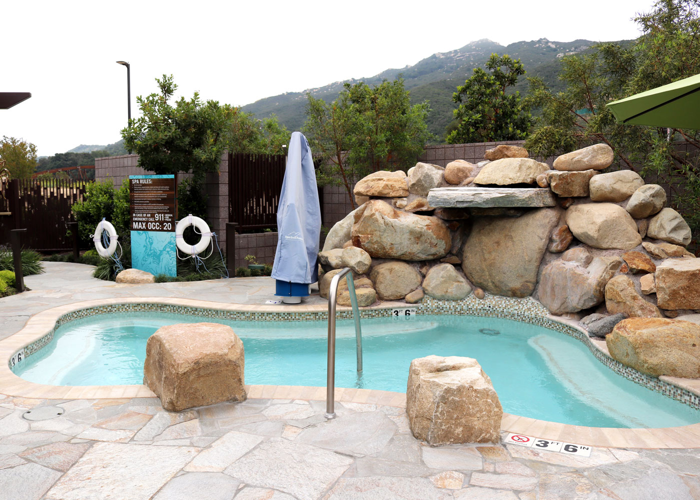 Spa Pechanga Outdoor Hot Tub