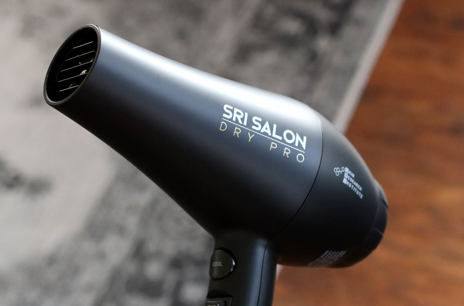 SRI Salon Dry Pro hairdryer with far-infrared and ion technology