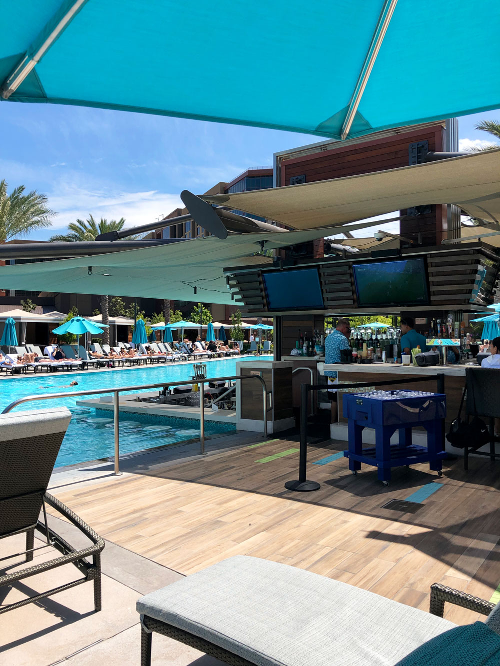 The Cove Swim Up Bar at Pechanga