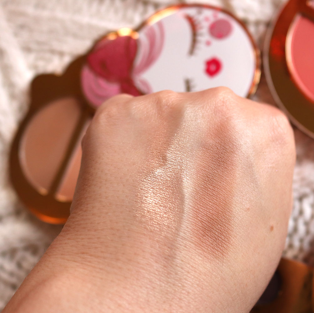 Too Faced Let It Snow, Girl! holiday 2019 bronzer highlighter palette swatches