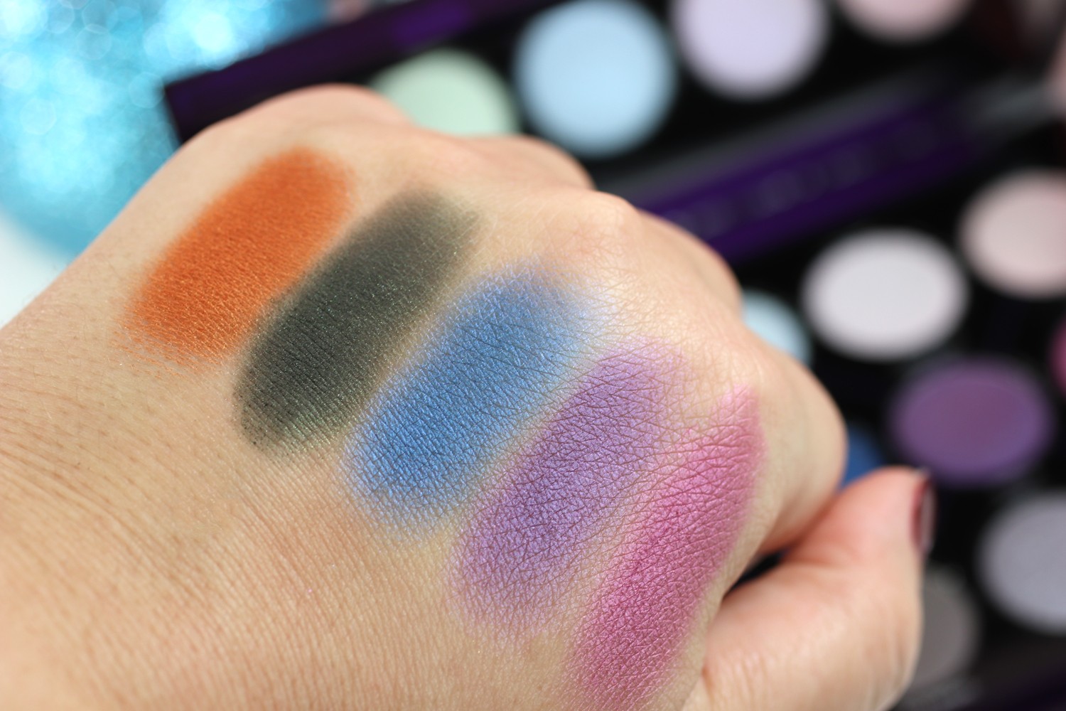 Urban Decay Distortion Eyeshadow Palette Swatches